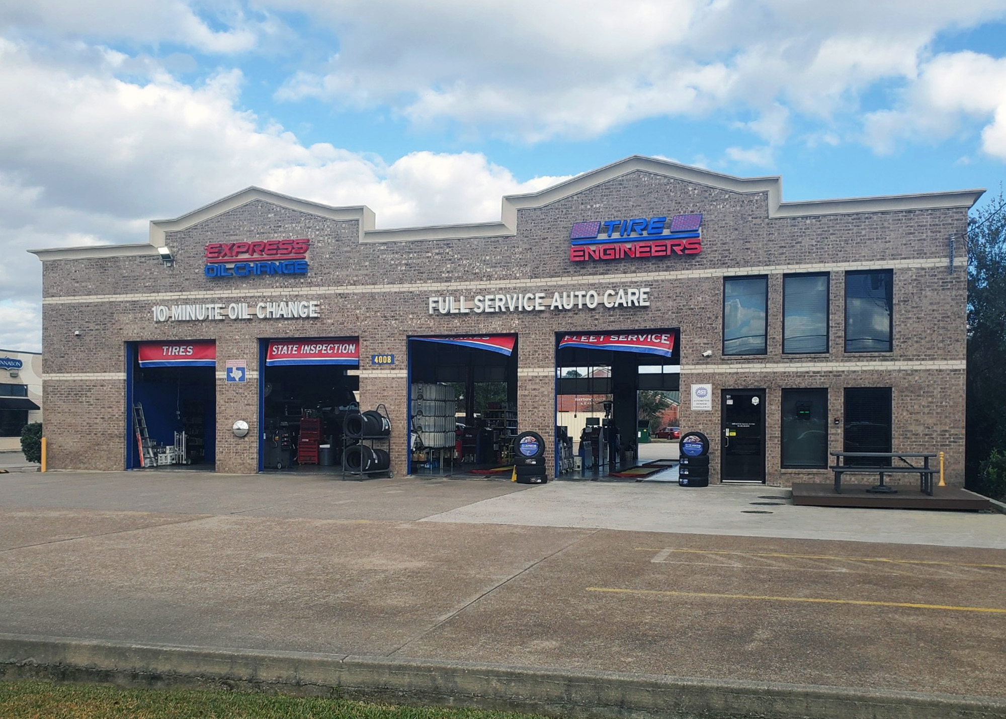 Express Oil Change & Tire Engineers at Baytown, TX - Baytown
