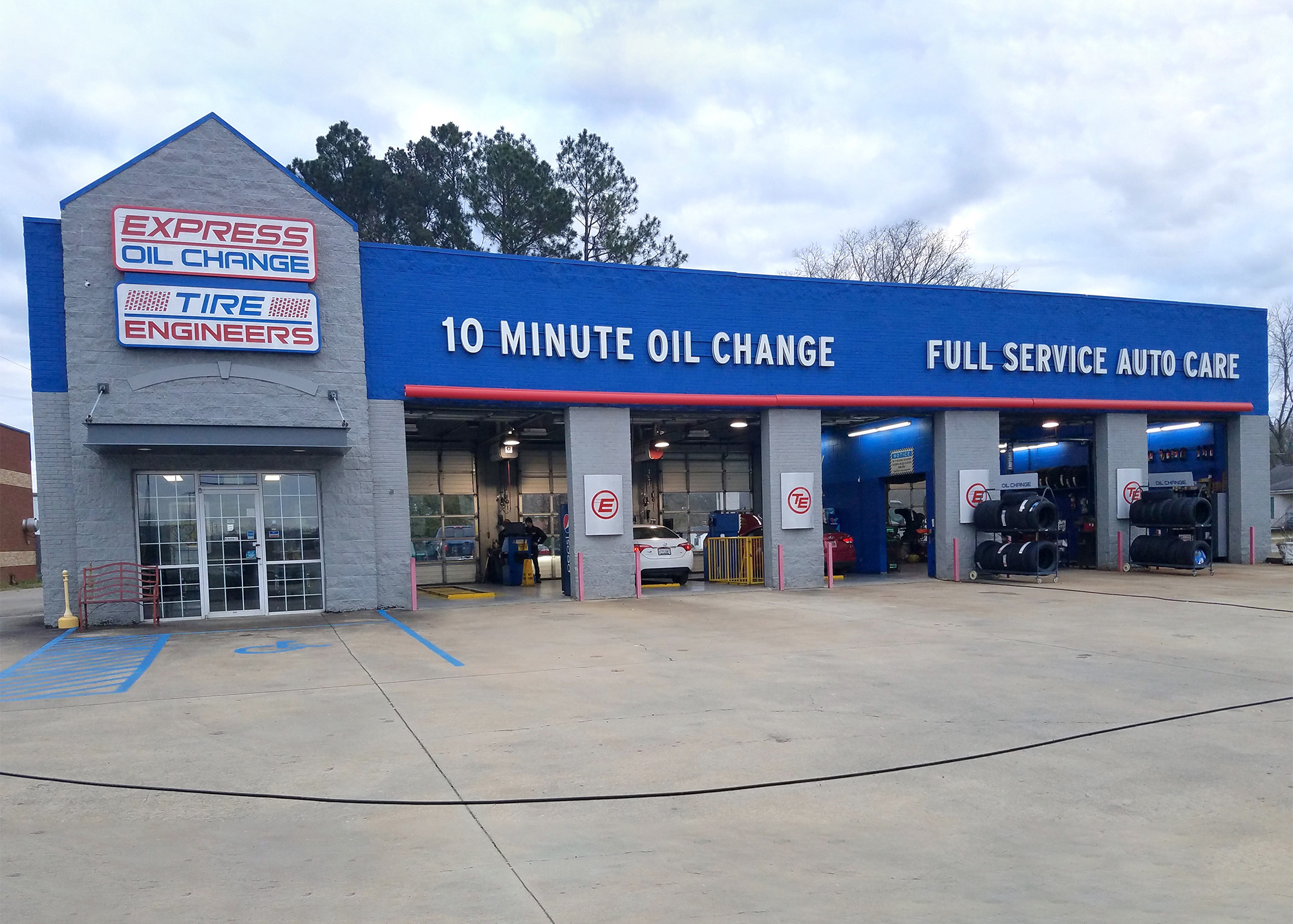Express Oil Change & Tire Engineers at Gadsden, AL