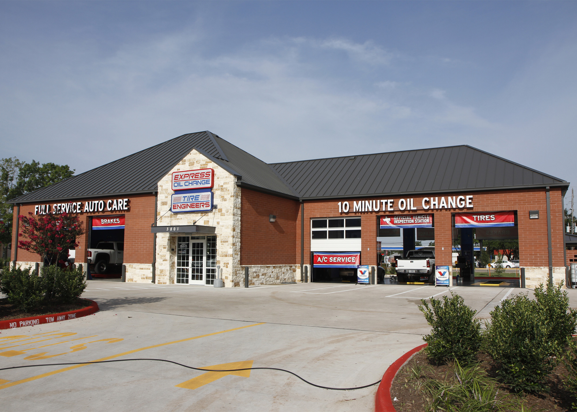 Express Oil Change & Tire Engineers at Missouri City, TX